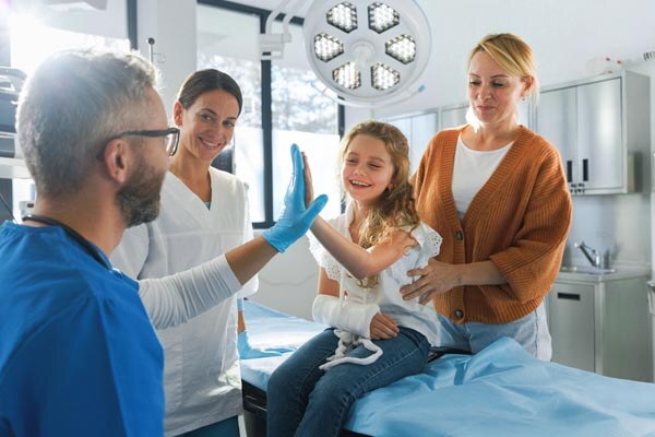 little-girl-with-her-mother-in-surgery-examination