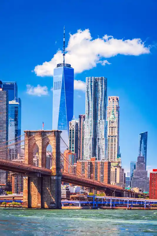 new-york--united-states-brooklyn-bridge-and-manhattan-with-one